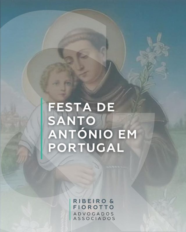 Festa de Santo António em Portugal: tradição, fé e alegria!

Em 13 de junho, Lisboa e várias cidades do país se enchem de vida para celebrar Santo António, padroeiro dos namorados e da cidade.

🔹 As ruas se iluminam com bandeirinhas, aromas de sardinhas assadas e históricas marchas populares que encantam no coração da capital. 
🔹 O famoso manjerico, a “erva dos namorados”, é presenteado entre casais com versos de amor. 
🔹 Na noite de 12 para 13 de junho, os bairros desfilam na Avenida da Liberdade mostrando a cultura vibrante lisboeta.
🔹 No dia 13 há missas, procissão em Alfama e os tradicionais casamentos promovidos para celebrar o santo casamenteiro.

É uma celebração que mistura fé, cultura popular e união comunitária — marcada por música, comida típica e muita emoção. Quer viver essa experiência? Fale conosco e descubra como pode se conectar ainda mais com as festas e os laços culturais de Portugal! 🇵🇹✨